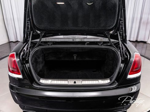 Used 2018 Rolls-Royce Dawn image 19