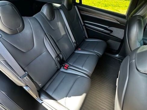 Used 2024 Tesla Model X AWD/4WD image 22