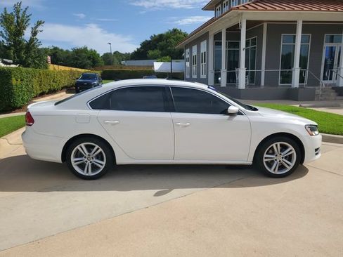 Used 2014 Volkswagen Passat 1.8T SE FWD image 9