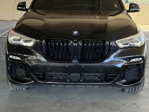 Used 2019 BMW X5 xDrive50i w/ M Sport Package image 2