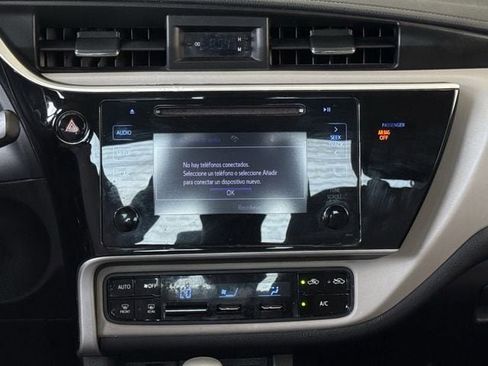 Used 2019 Toyota Corolla LE FWD image 17
