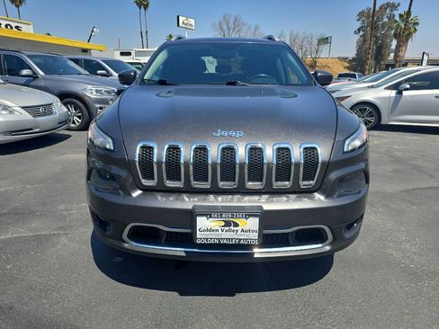 Used 2018 Jeep Cherokee Limited AWD/4WD image 5