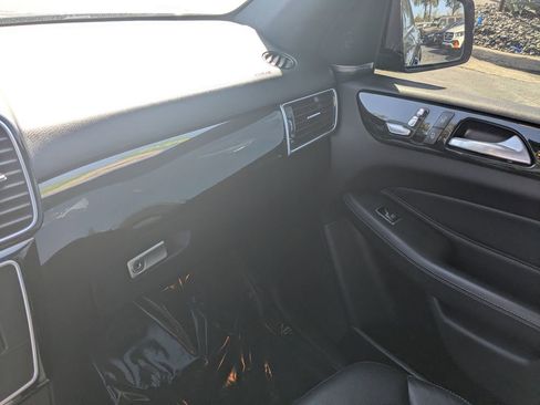 Certified 2018 Mercedes-Benz GLE 350 4MATIC image 4