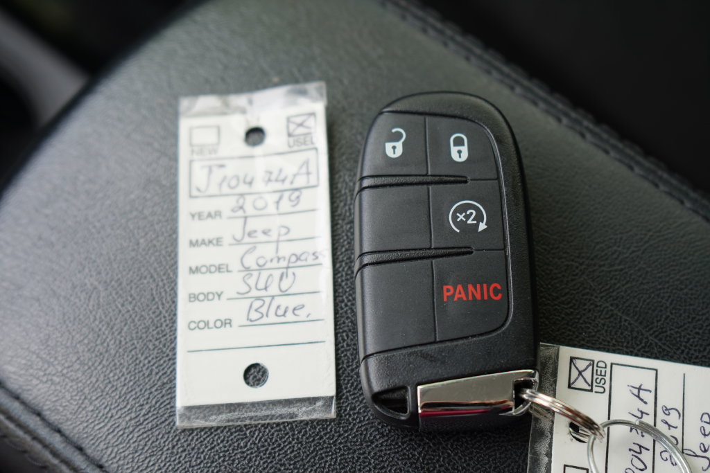 Used 2019 Jeep Compass Latitude AWD/4WD image 32