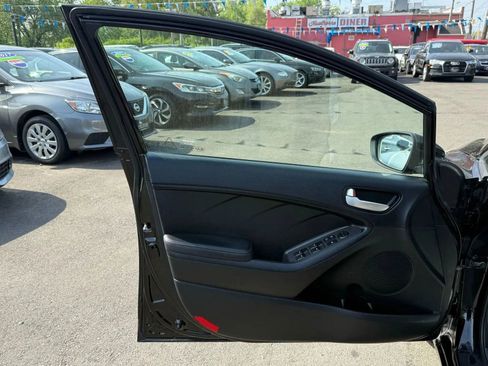 Used 2017 Kia Forte LX w/ LX Popular Package image 12