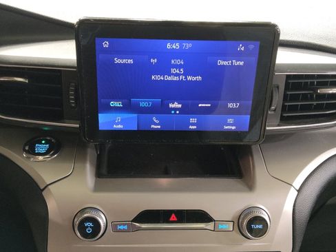 Used 2020 Ford Explorer XLT w/ Equipment Group 202A image 25