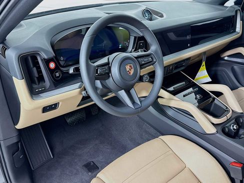 New 2026 Porsche Cayenne Coupe image 4