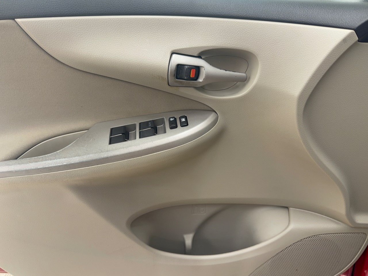 Used 2013 Toyota Corolla LE FWD image 14