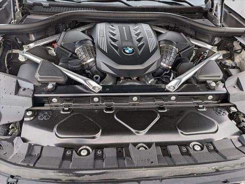 Used 2022 BMW X7 M50i image 23