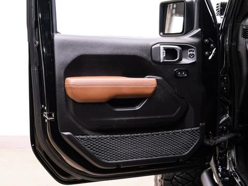 Used 2025 Jeep Gladiator Sport AWD/4WD image 82