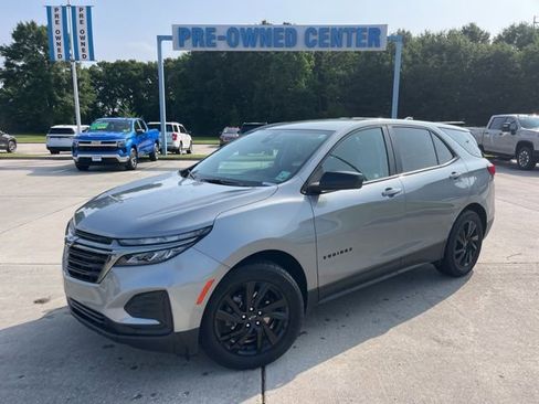 Used 2024 Chevrolet Equinox LS w/ LS Convenience Package FWD image 2