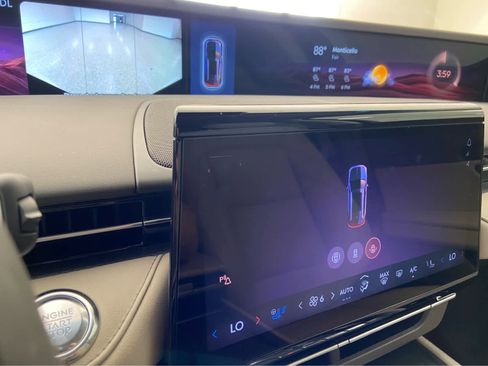 Used 2024 Lincoln Nautilus Premier w/ Equipment Group 102A image 37