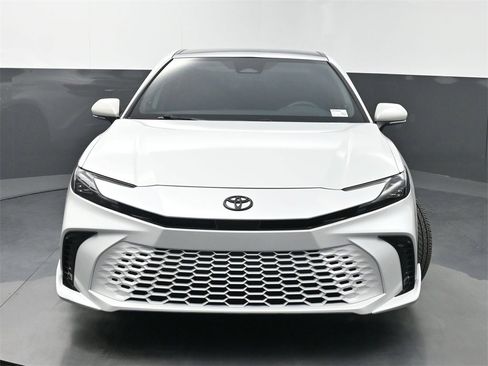 Used 2025 Toyota Camry XSE image 39