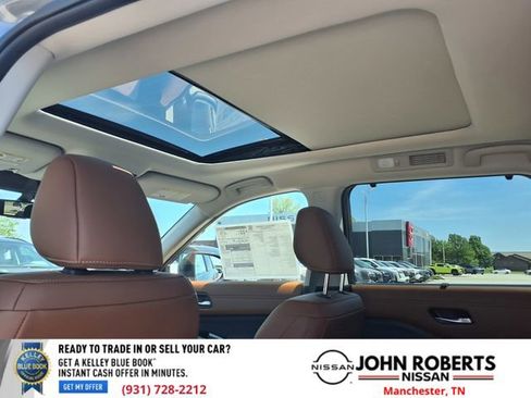 New 2026 Nissan Pathfinder Platinum AWD/4WD image 11