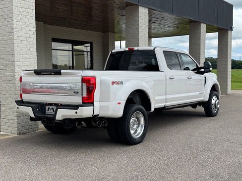 Used 2017 Ford F450 Platinum w/ Platinum Ultimate Package AWD/4WD image 13