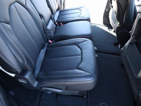 New 2026 Chrysler Pacifica Select FWD image 14