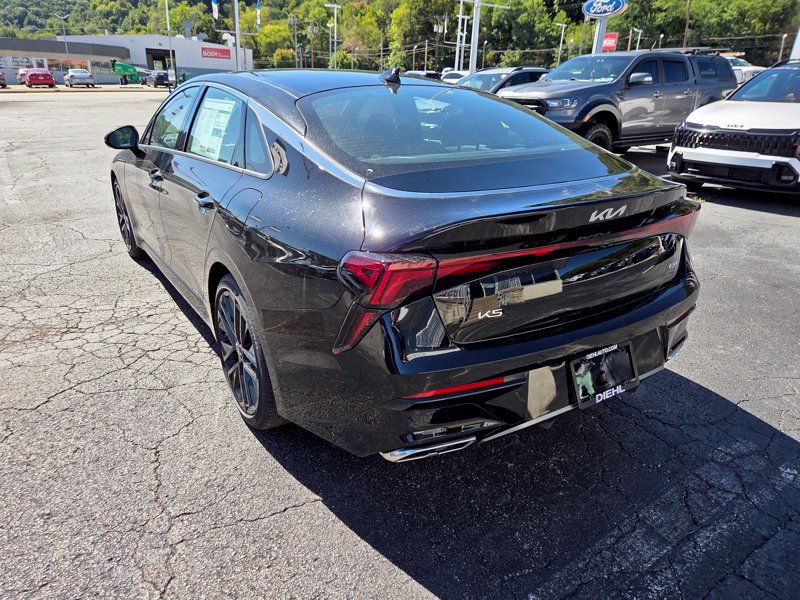 New 2027 Kia K5 GT FWD image 5
