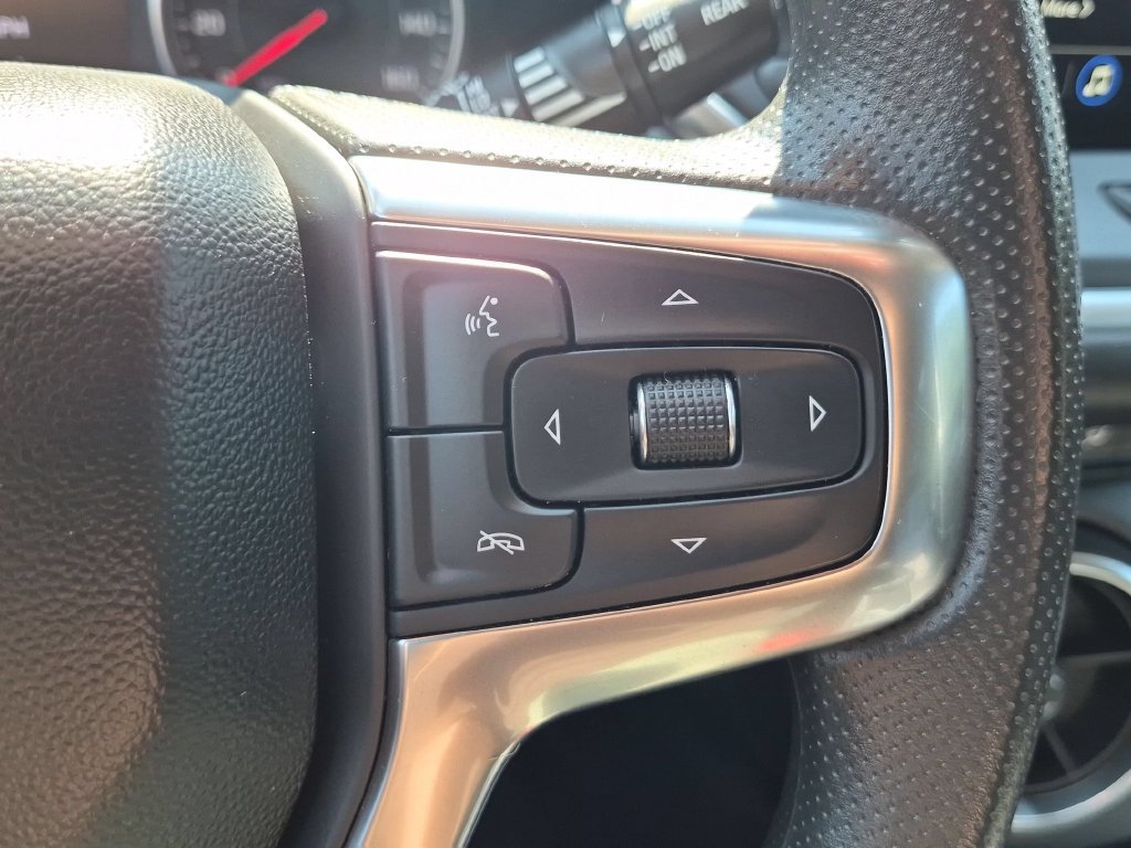 Used 2025 Chevrolet Blazer LT FWD image 21