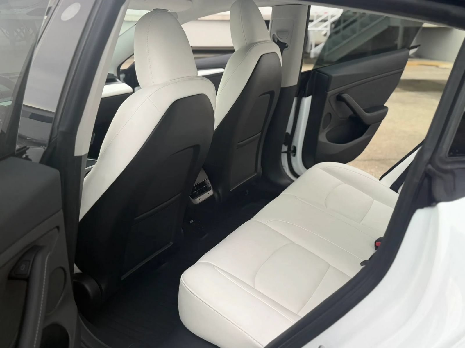 Used 2023 Tesla Model 3 Standard Range RWD image 18