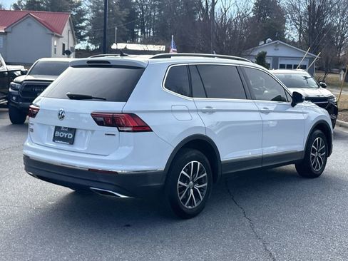 Used 2020 Volkswagen Tiguan SE w/ Panoramic Sunroof Package image 10