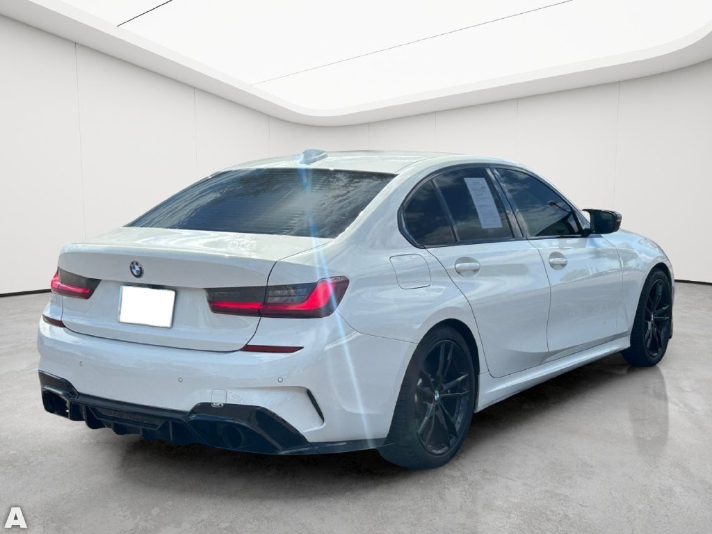 Used 2022 BMW 330i Sedan w/ M Sport Package RWD image 5