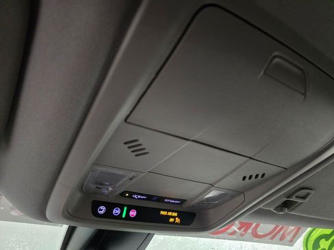 Used 2025 Chevrolet Blazer LT FWD image 26
