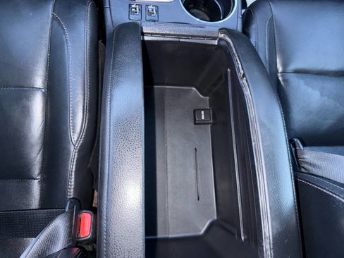 Used 2014 Toyota Highlander XLE AWD/4WD image 29