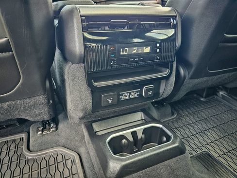 Used 2025 Jeep Wagoneer Series II AWD/4WD image 37