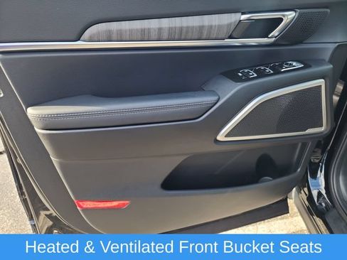 Used 2024 Kia Telluride EX w/ EX Captain's Chair Package FWD image 10