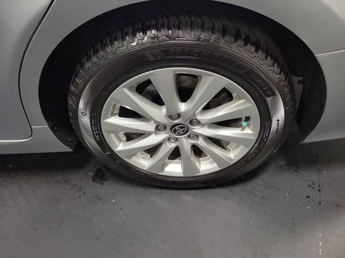 Used 2020 Toyota Camry LE w/ Convenience Package image 10