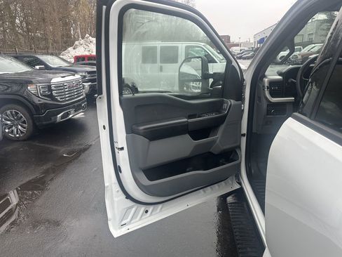 Used 2025 Ford F250 XLT image 13