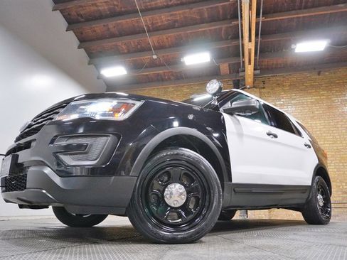 Used 2019 Ford Explorer Police AWD image 3