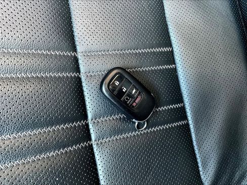 Used 2025 Honda HR-V EX-L image 33