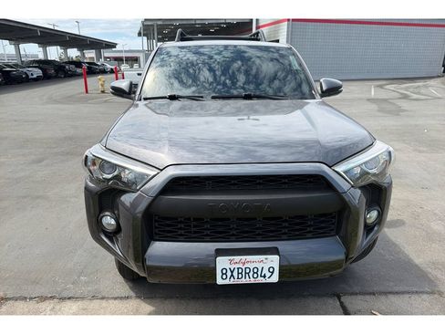 Used 2018 Toyota 4Runner SR5 Premium AWD/4WD image 3