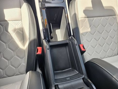 Certified 2025 Volkswagen Tiguan SEL R-Line AWD/4WD image 24