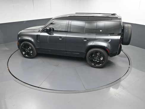 Used 2023 Land Rover Defender 110 X-Dynamic SE image 35