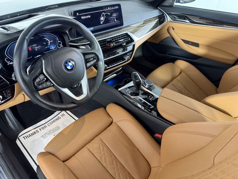 Certified 2023 BMW 530e xDrive w/ Premium Package AWD/4WD image 11