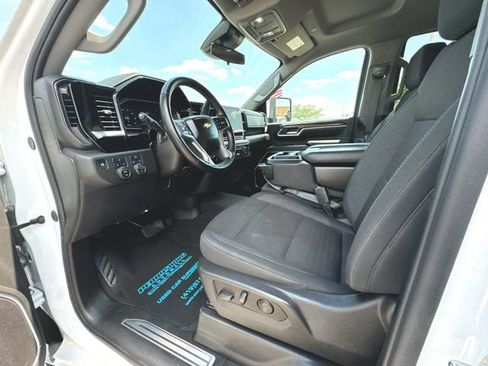Used 2025 Chevrolet Silverado 2500 LT w/ Convenience Package AWD/4WD image 10