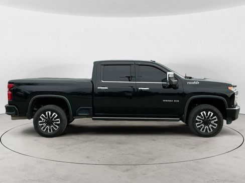 Used 2022 Chevrolet Silverado 3500 High Country w/ Safety Package II AWD/4WD image 4