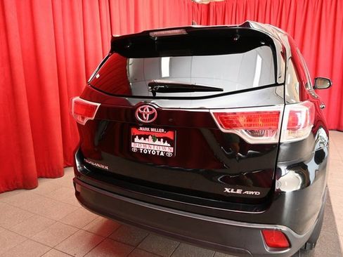 Used 2015 Toyota Highlander XLE image 10