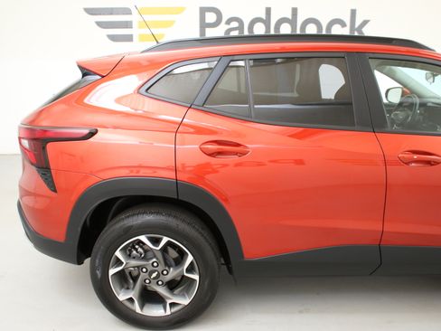 Used 2024 Chevrolet Trax LT w/ Driver Confidence Package FWD image 10