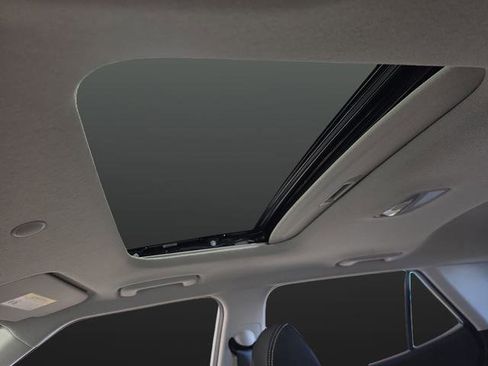 Certified 2025 Hyundai Venue SEL image 7