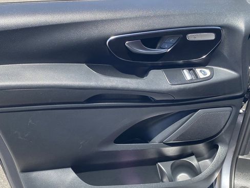 Used 2018 Mercedes-Benz Metris Passenger image 20