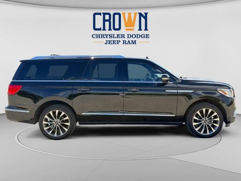 Used 2020 Lincoln Navigator L Reserve AWD/4WD image 2