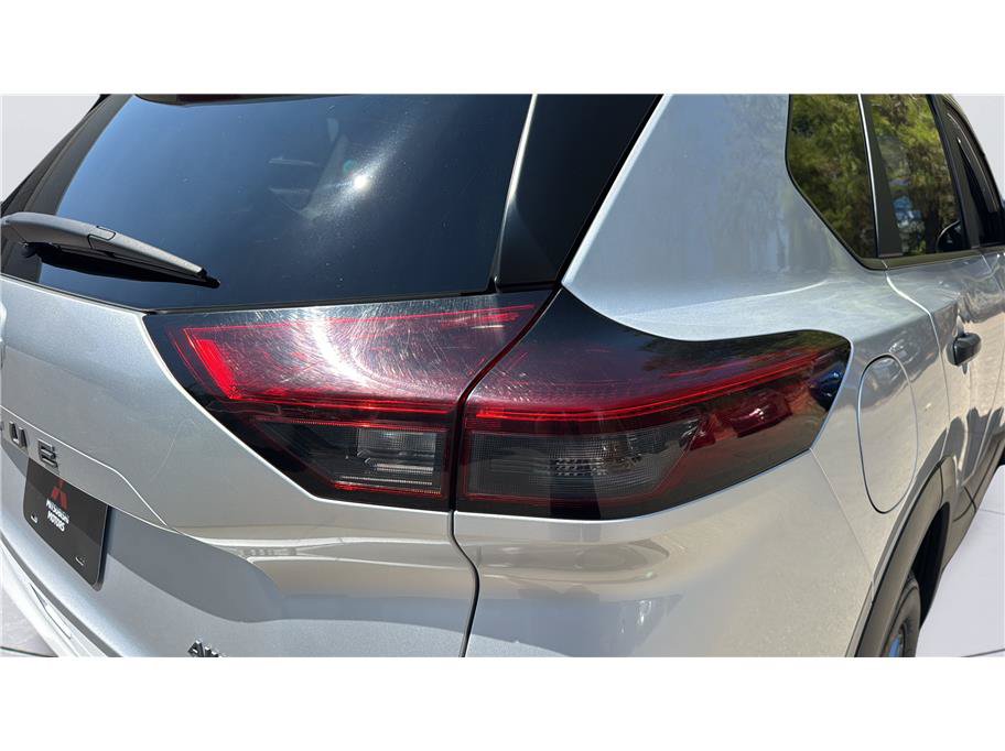 Used 2024 Nissan Rogue S AWD/4WD image 37