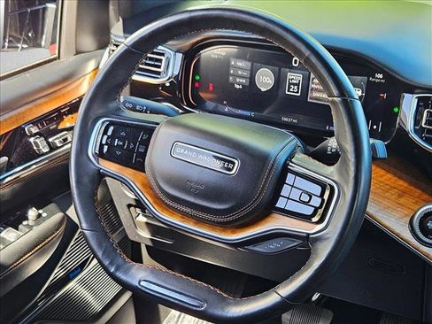 Used 2022 Jeep Grand Wagoneer Series III AWD/4WD image 11