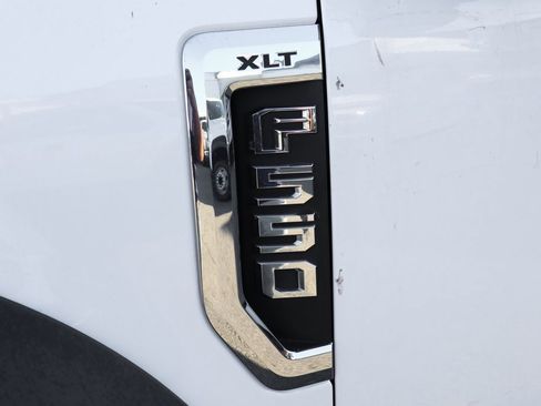 Used 2017 Ford F550 2WD Regular Cab Super Duty image 51