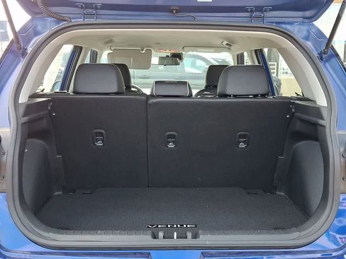 Used 2024 Hyundai Venue Limited image 28