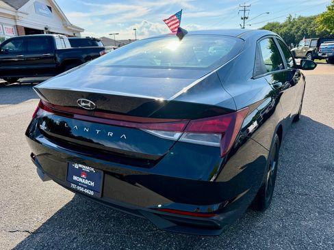 Used 2023 Hyundai Elantra SEL FWD image 5