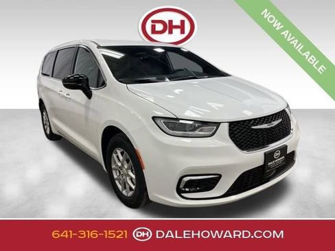 New 2026 Chrysler Pacifica Select FWD image 1